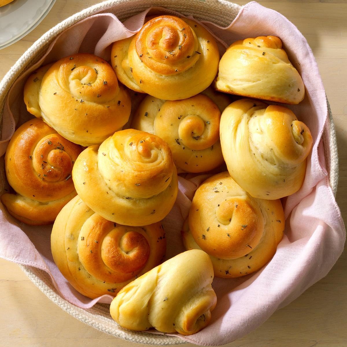 Grandma's Aromatic Rosemary Rolls: Comfort in Every Bite
